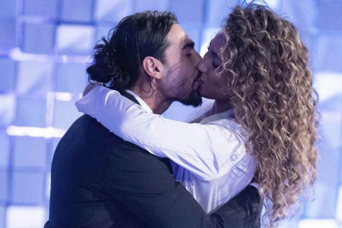 Samira Lui ha raccontato in esclusiva a Verissimo la profondità del loro rapporto: «È una persona rara. Lui fin dal primo giorno mi ha capita, amata