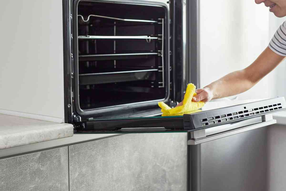 pulizia efficace forno