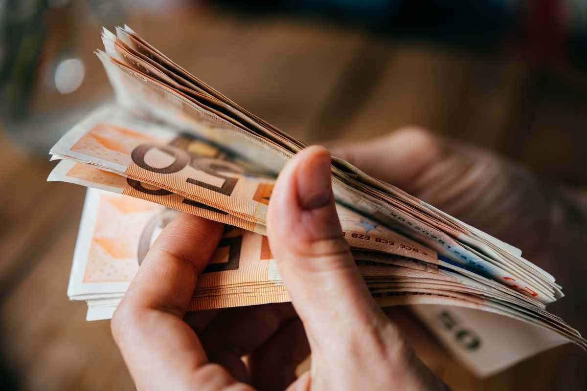 Stipendi più alti: aumenti fino a 184 euro