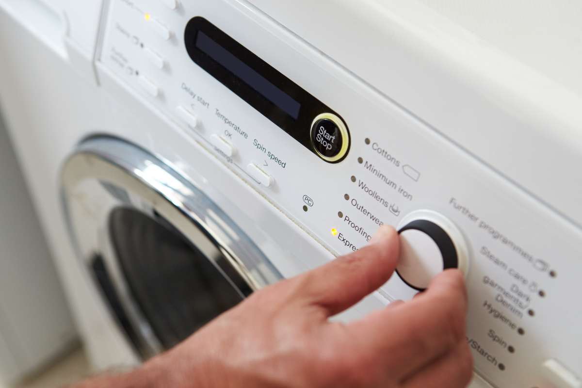 Capi neri che sbiadiscono: il programma lavatrice